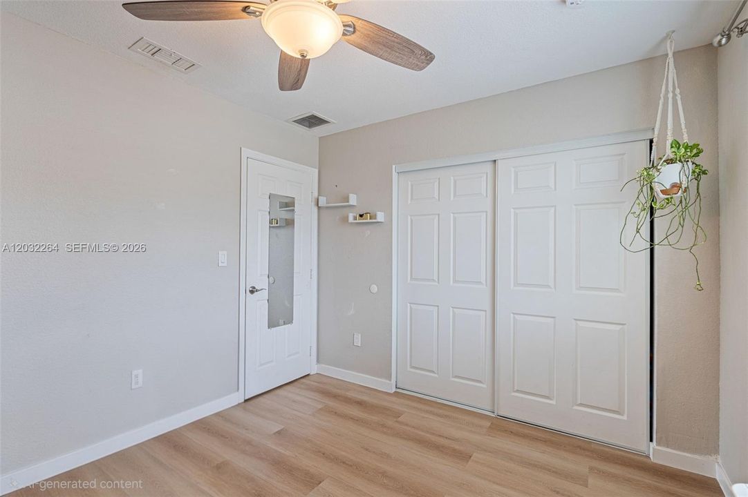 For Sale: $475,000 (3 beds, 2 baths, 1278 Square Feet)