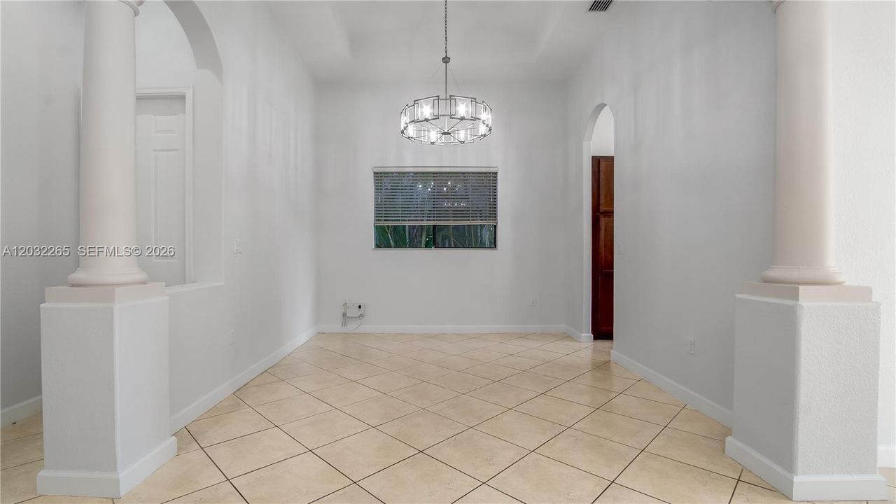 В аренду: $5,500 (4 спален, 2 ванн, 2496 Квадратных фут)