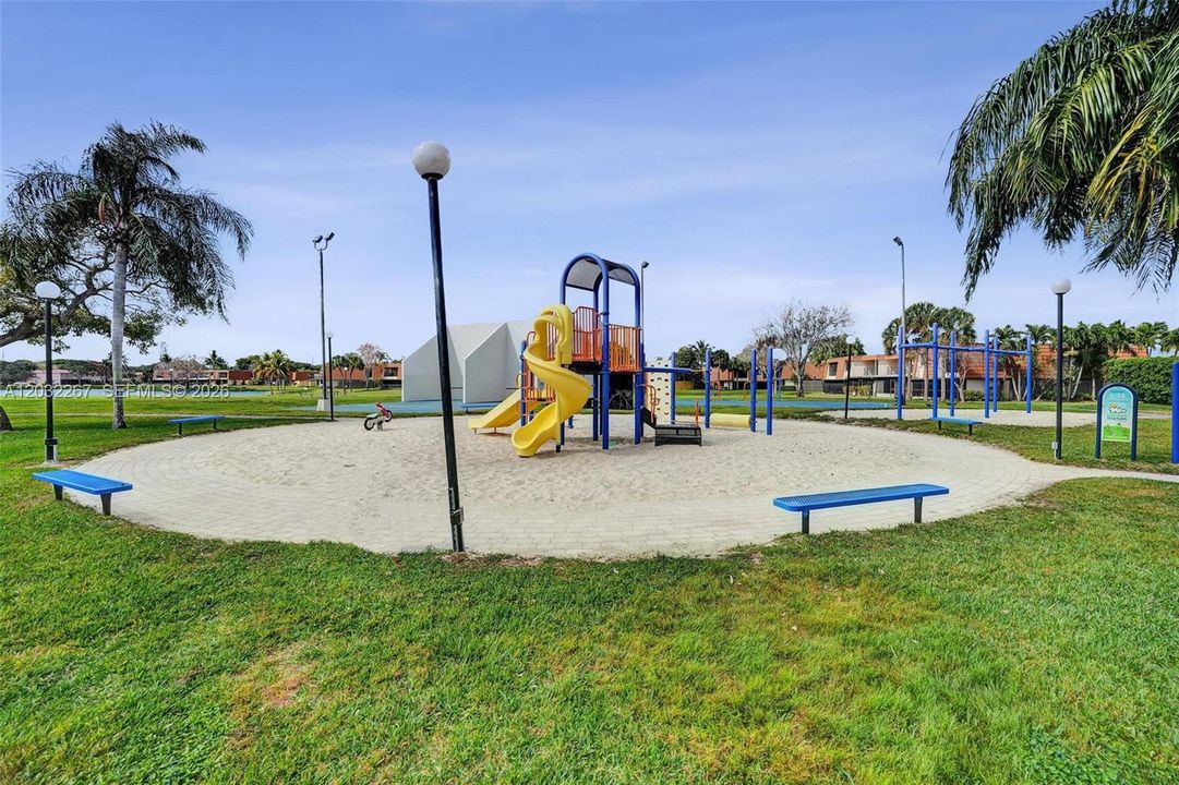 For Sale: $440,000 (3 beds, 2 baths, 1628 Square Feet)