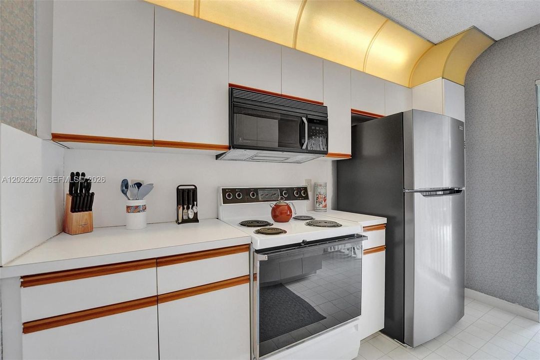 For Sale: $440,000 (3 beds, 2 baths, 1628 Square Feet)