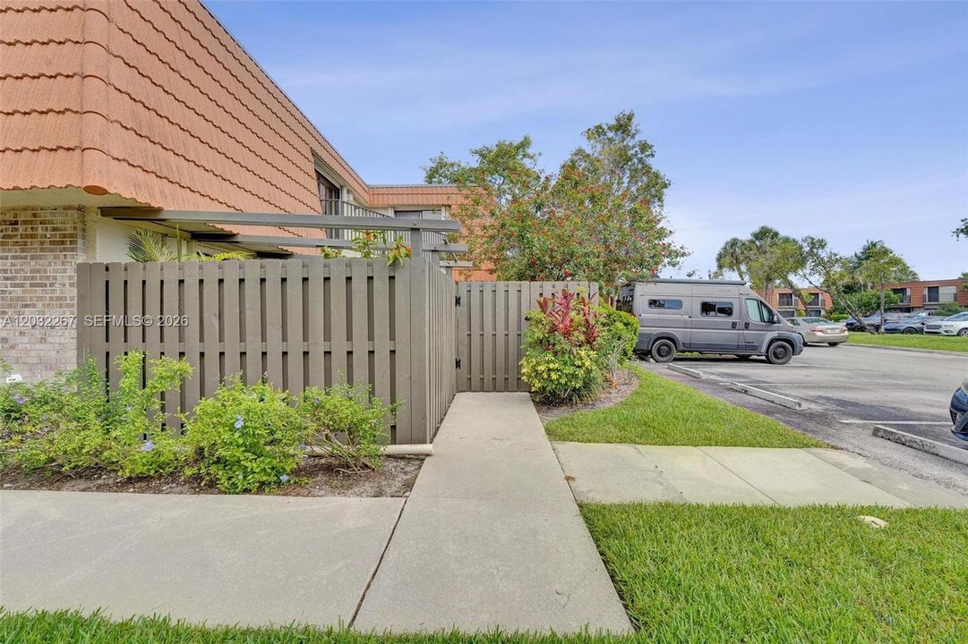 For Sale: $440,000 (3 beds, 2 baths, 1628 Square Feet)