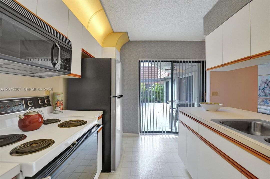 For Sale: $440,000 (3 beds, 2 baths, 1628 Square Feet)