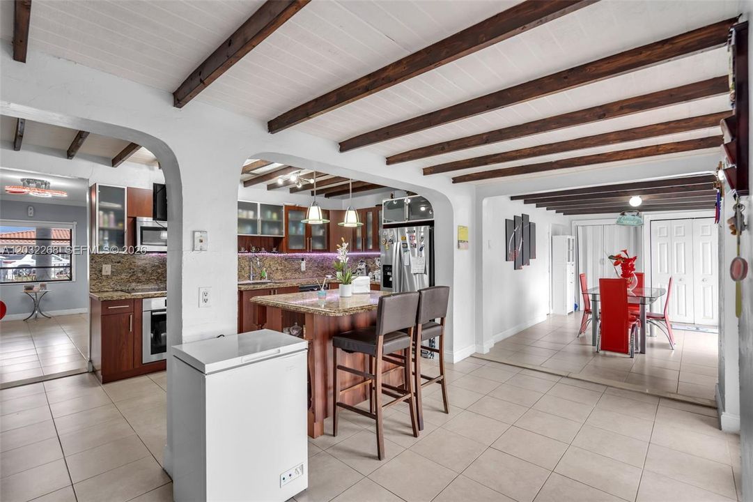 For Sale: $689,000 (3 beds, 2 baths, 1412 Square Feet)