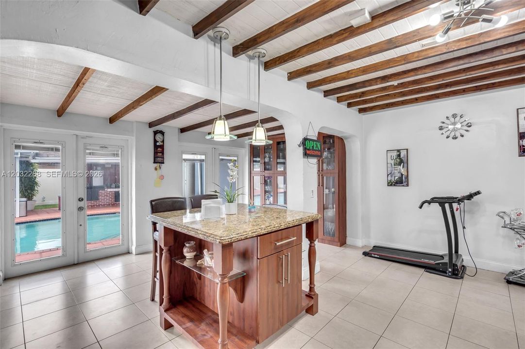 For Sale: $689,000 (3 beds, 2 baths, 1412 Square Feet)