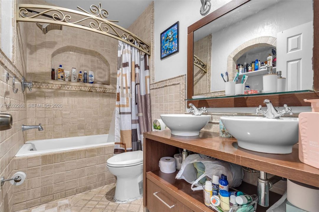 For Sale: $689,000 (3 beds, 2 baths, 1412 Square Feet)