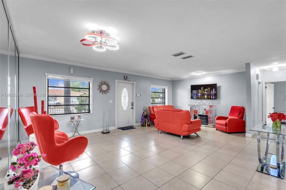 For Sale: $689,000 (3 beds, 2 baths, 1412 Square Feet)