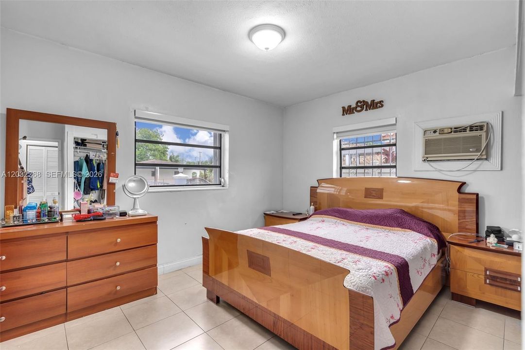 For Sale: $689,000 (3 beds, 2 baths, 1412 Square Feet)