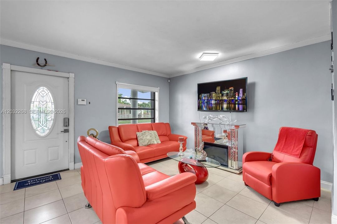 For Sale: $689,000 (3 beds, 2 baths, 1412 Square Feet)