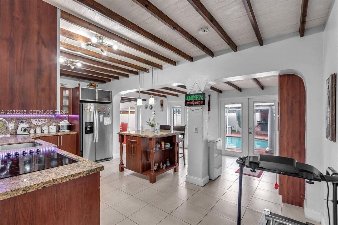 For Sale: $689,000 (3 beds, 2 baths, 1412 Square Feet)