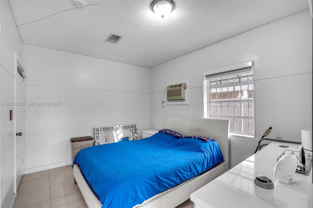 For Sale: $689,000 (3 beds, 2 baths, 1412 Square Feet)