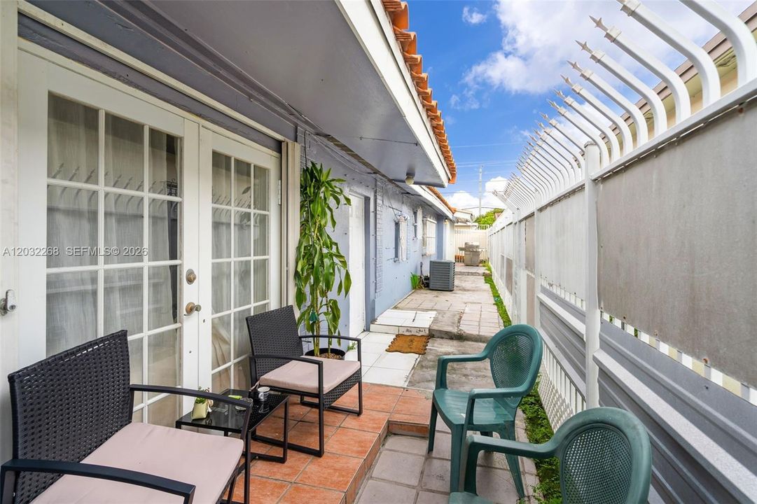 For Sale: $689,000 (3 beds, 2 baths, 1412 Square Feet)