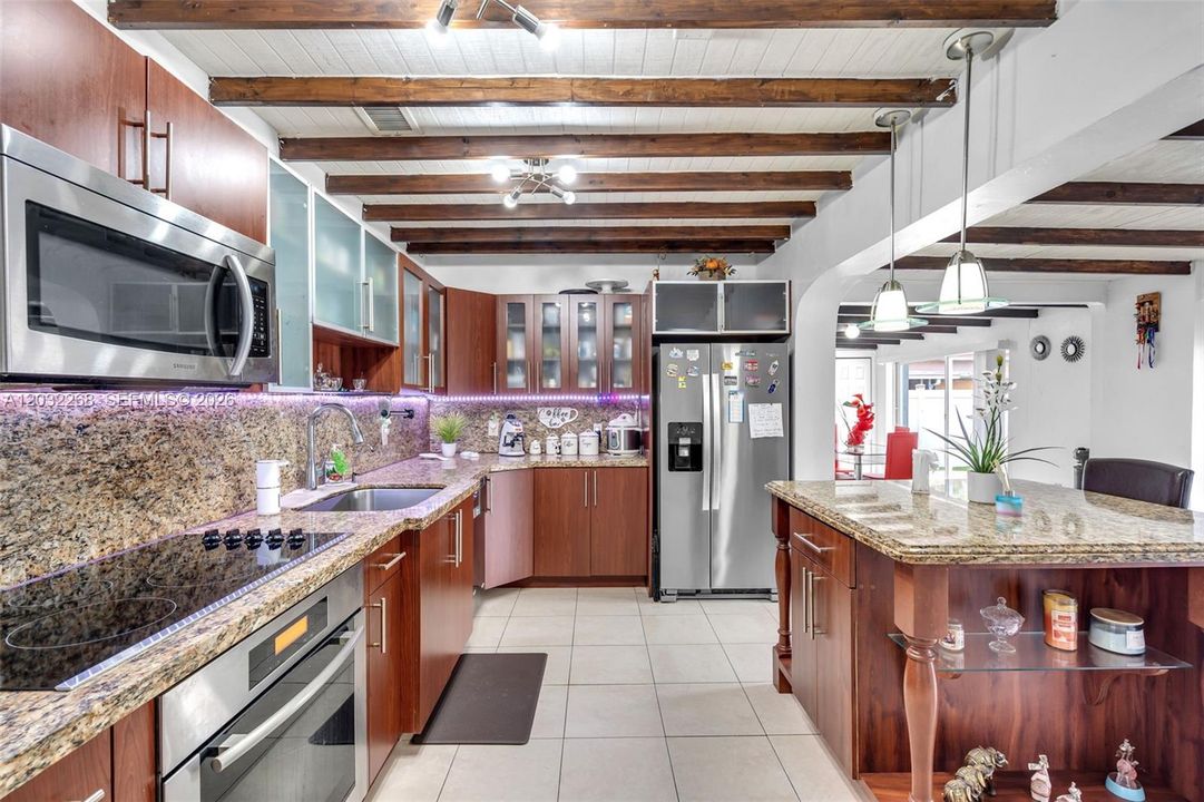 For Sale: $689,000 (3 beds, 2 baths, 1412 Square Feet)