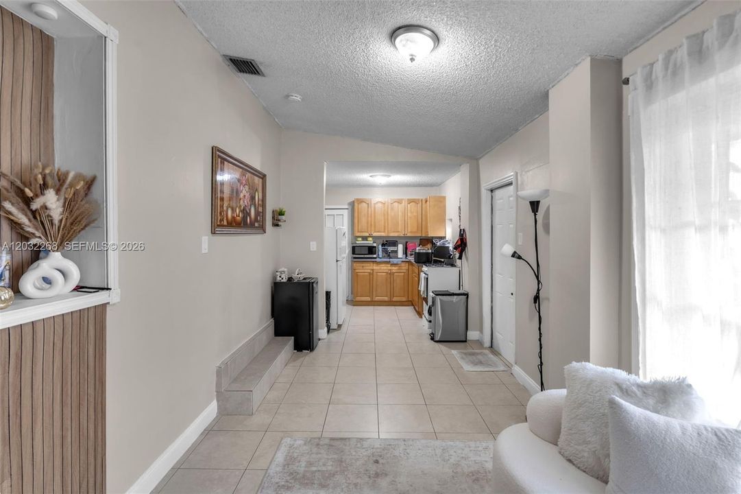 For Sale: $689,000 (3 beds, 2 baths, 1412 Square Feet)