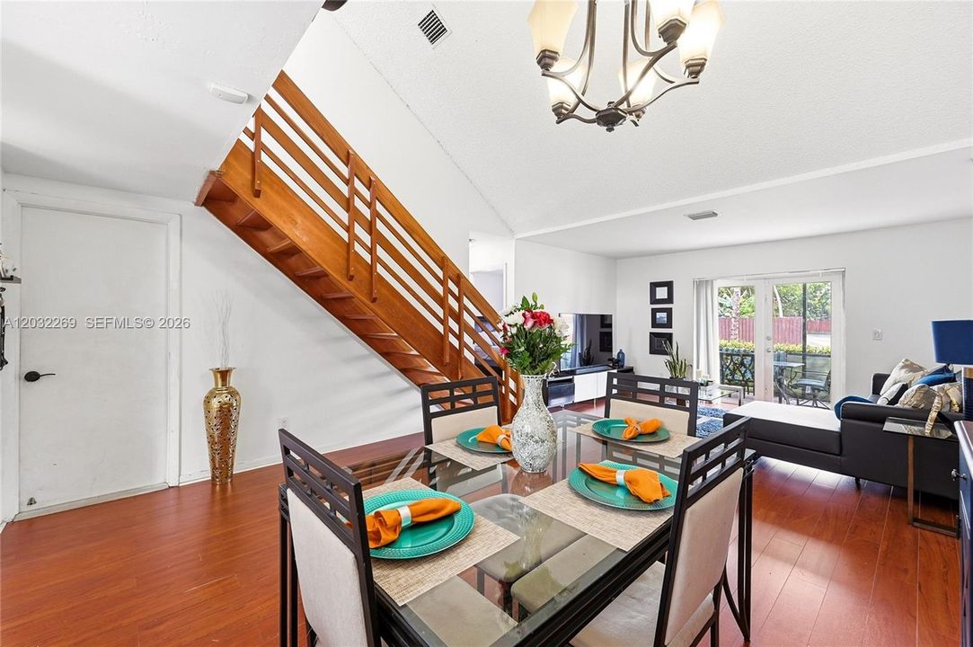 For Sale: $459,000 (3 beds, 3 baths, 1550 Square Feet)
