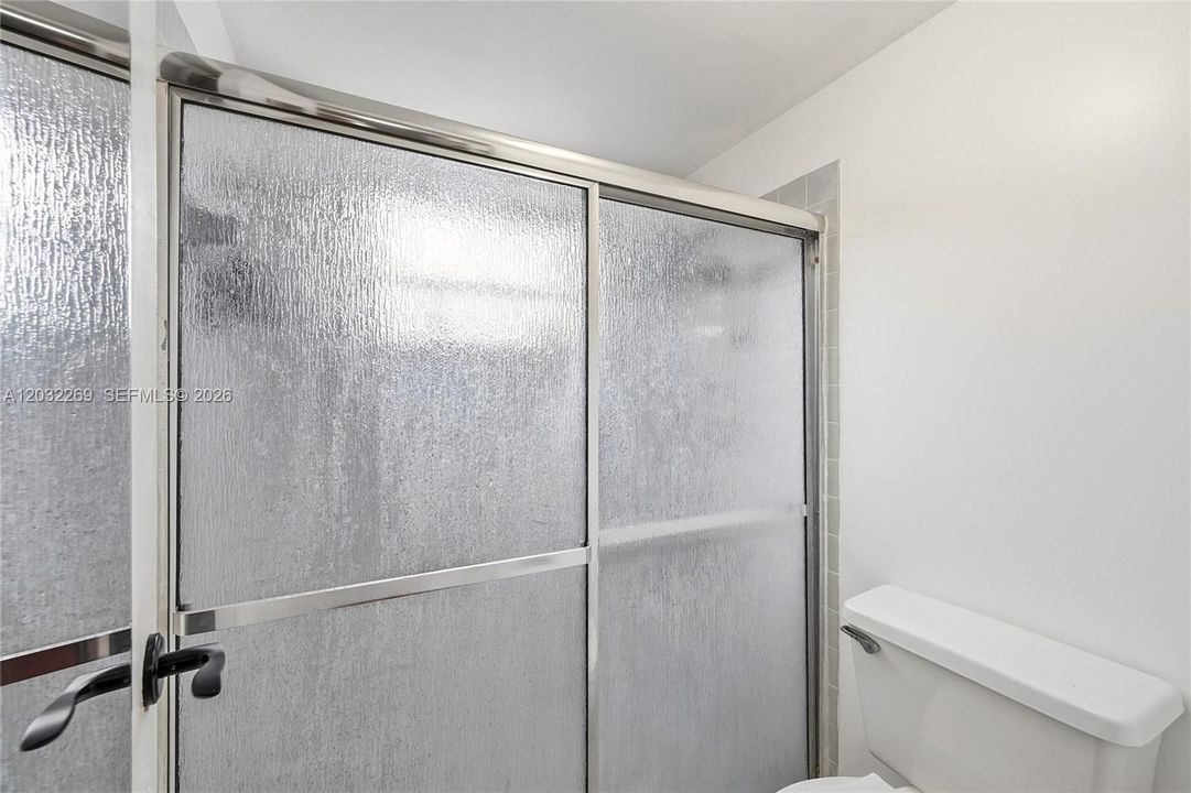 For Sale: $459,000 (3 beds, 3 baths, 1550 Square Feet)