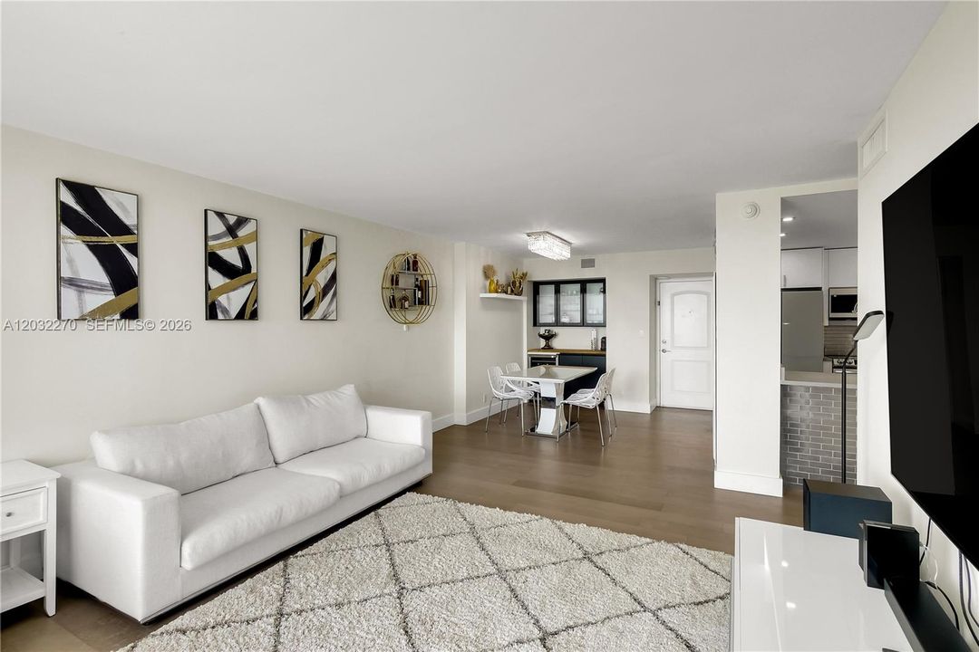 For Sale: $669,000 (2 beds, 2 baths, 1357 Square Feet)