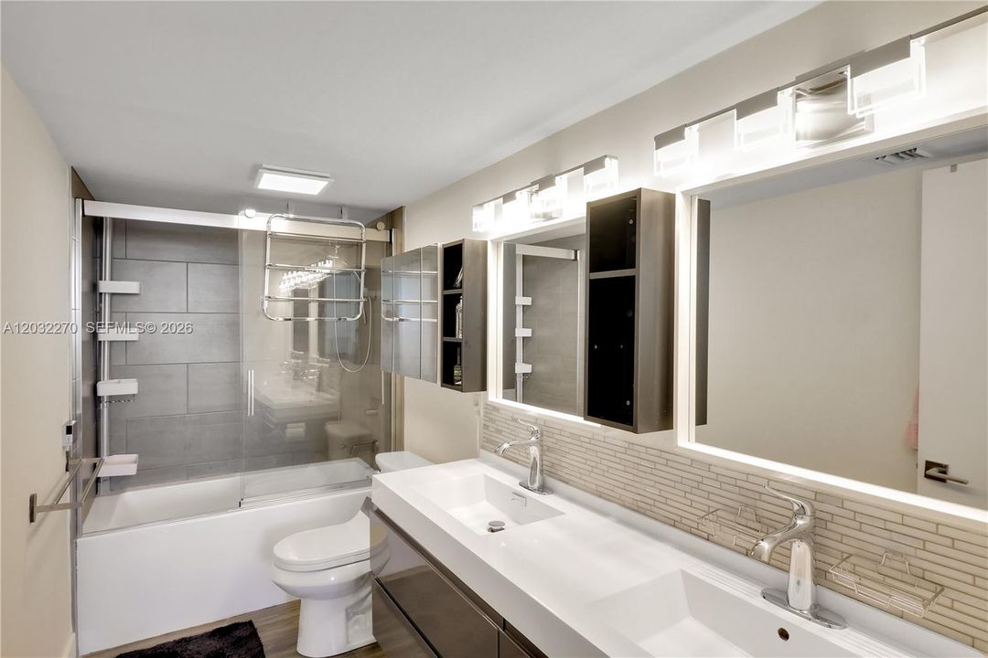 For Sale: $669,000 (2 beds, 2 baths, 1357 Square Feet)