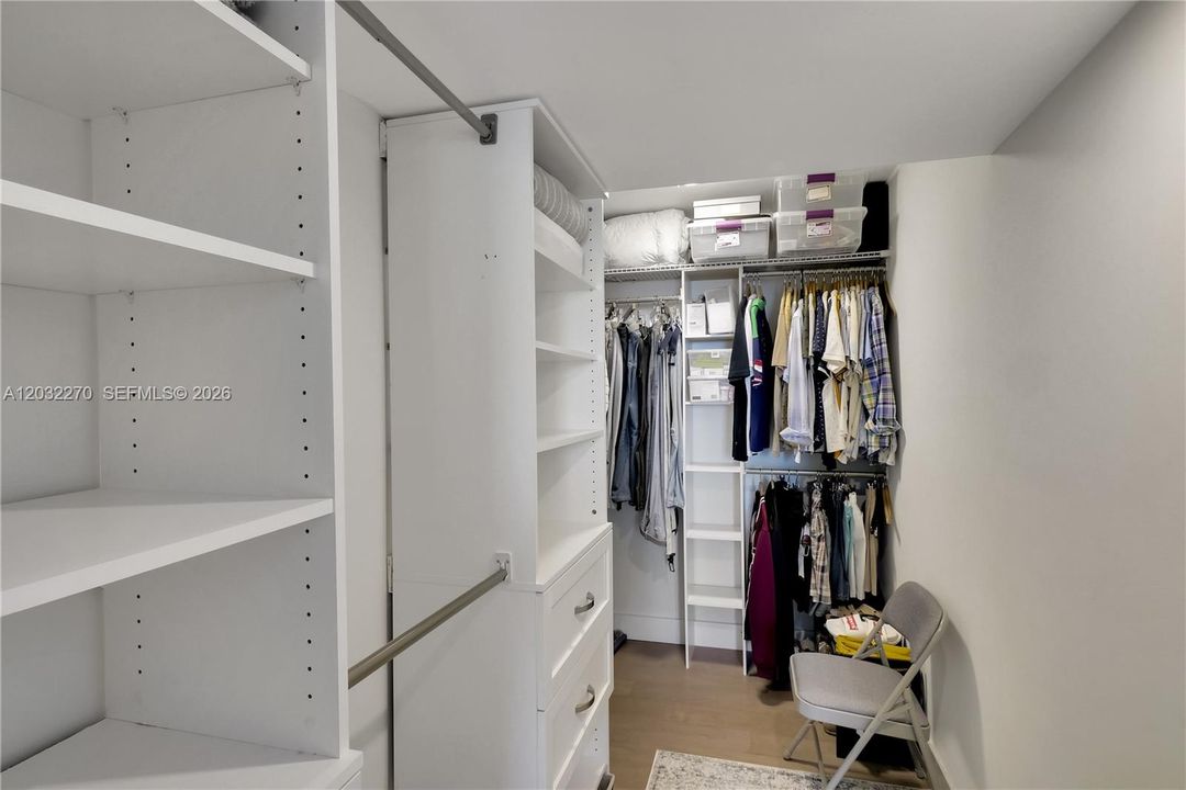 For Sale: $669,000 (2 beds, 2 baths, 1357 Square Feet)