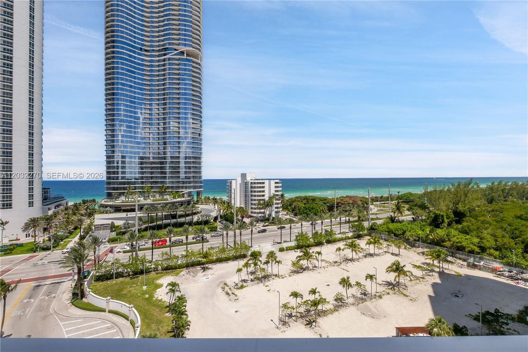For Sale: $669,000 (2 beds, 2 baths, 1357 Square Feet)