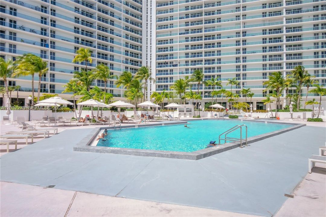 For Sale: $669,000 (2 beds, 2 baths, 1357 Square Feet)