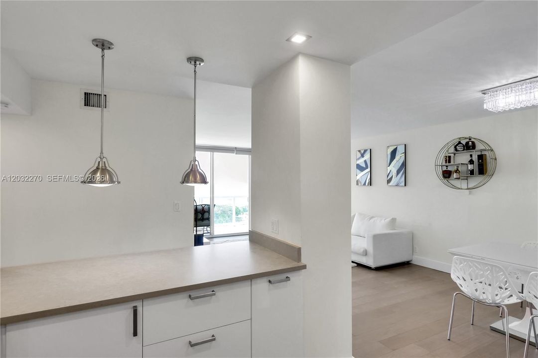 For Sale: $669,000 (2 beds, 2 baths, 1357 Square Feet)