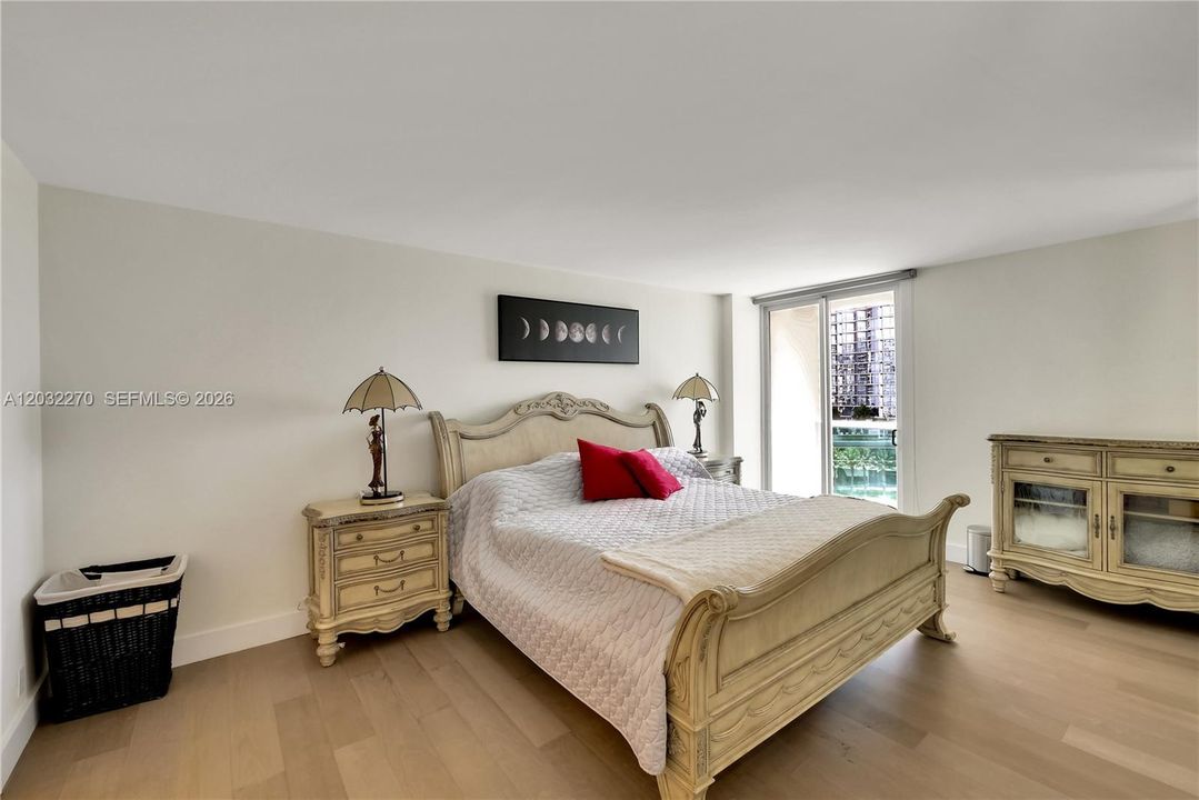 For Sale: $669,000 (2 beds, 2 baths, 1357 Square Feet)