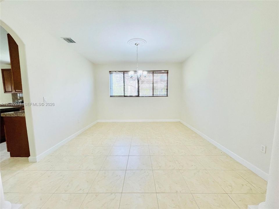 En Renta: $5,700 (5 camas, 4 baños, 3399 Pies cuadrados)