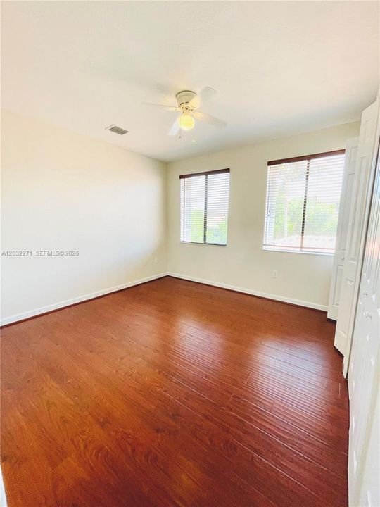 En Renta: $5,700 (5 camas, 4 baños, 3399 Pies cuadrados)