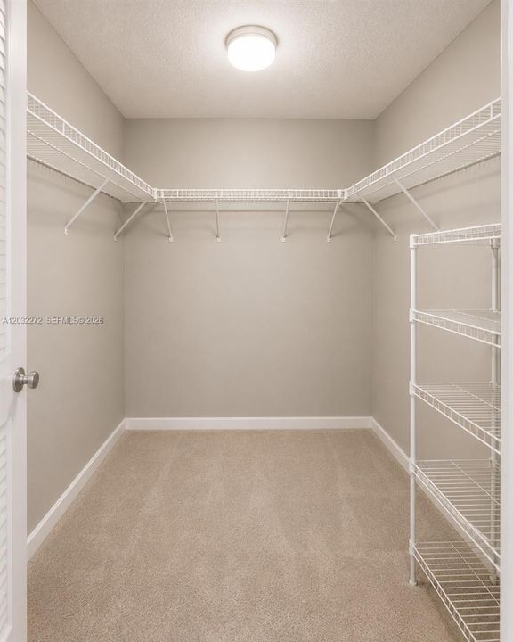 For Sale: $475,000 (2 beds, 2 baths, 1396 Square Feet)