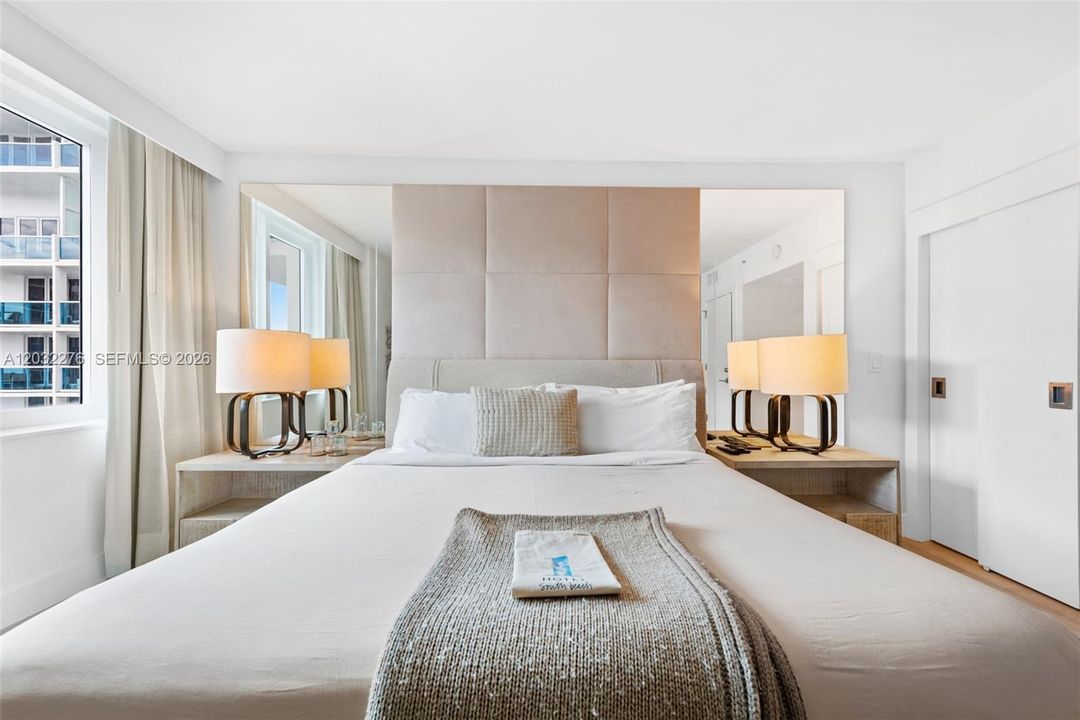 For Sale: $2,850,000 (1 beds, 1 baths, 893 Square Feet)