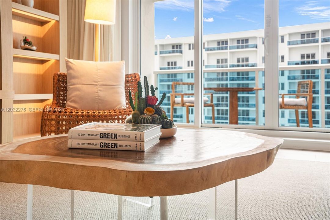 For Sale: $2,850,000 (1 beds, 1 baths, 893 Square Feet)