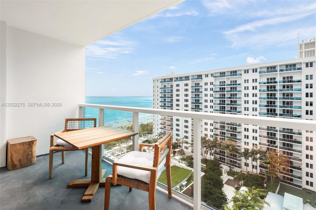 For Sale: $2,850,000 (1 beds, 1 baths, 893 Square Feet)