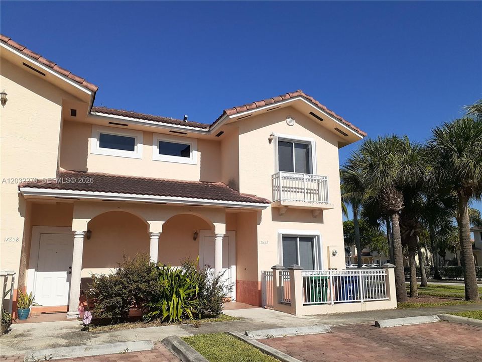 For Sale: $435,000 (2 beds, 2 baths, 1150 Square Feet)