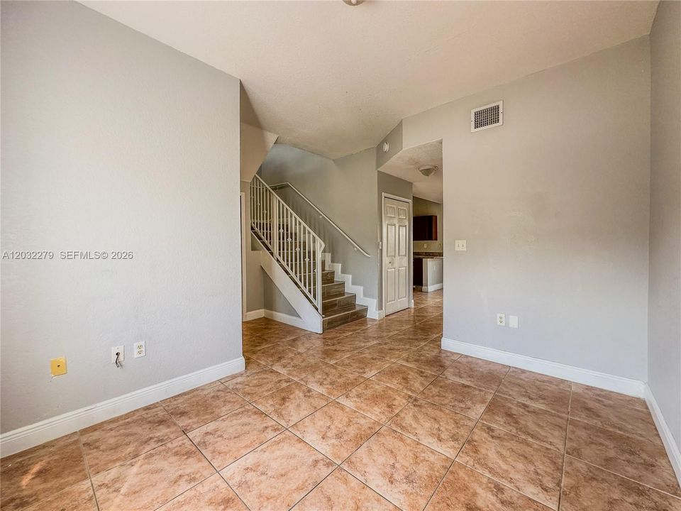 For Sale: $435,000 (2 beds, 2 baths, 1150 Square Feet)