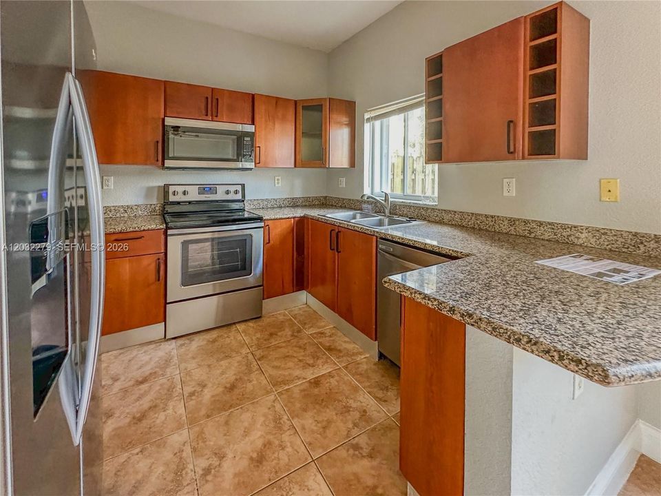 For Sale: $435,000 (2 beds, 2 baths, 1150 Square Feet)