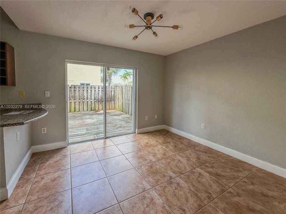 For Sale: $435,000 (2 beds, 2 baths, 1150 Square Feet)