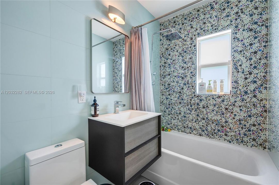 For Rent: $12,499 (3 beds, 2 baths, 1865 Square Feet)