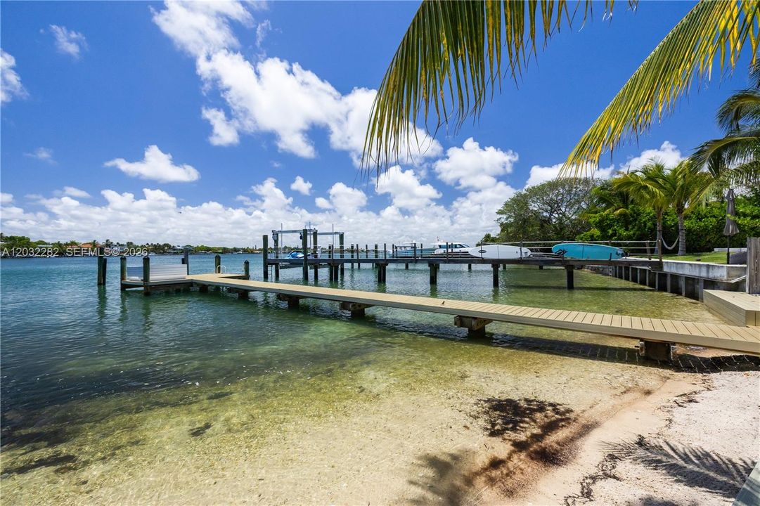For Rent: $12,499 (3 beds, 2 baths, 1865 Square Feet)