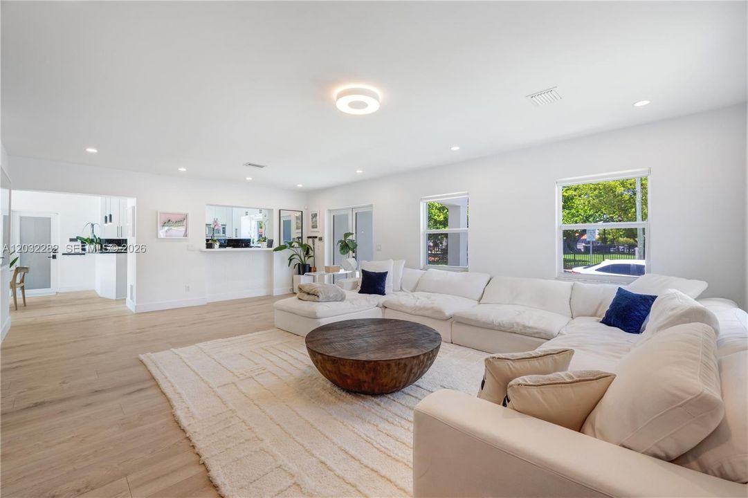 For Rent: $12,499 (3 beds, 2 baths, 1865 Square Feet)