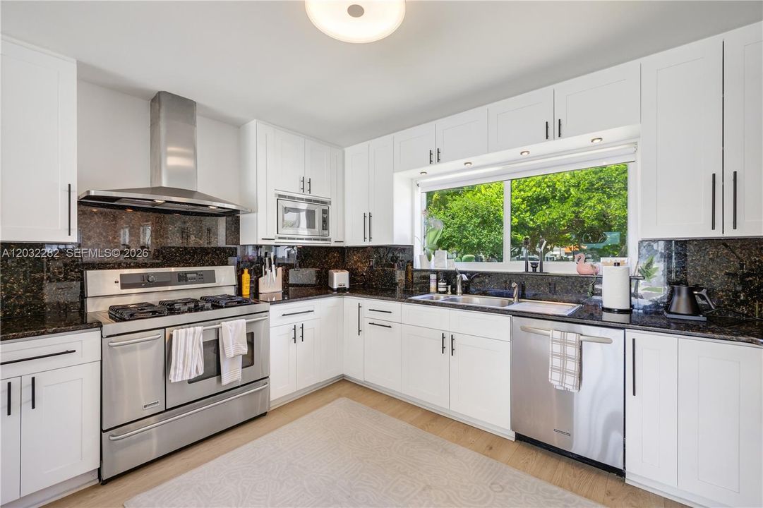 For Rent: $12,499 (3 beds, 2 baths, 1865 Square Feet)
