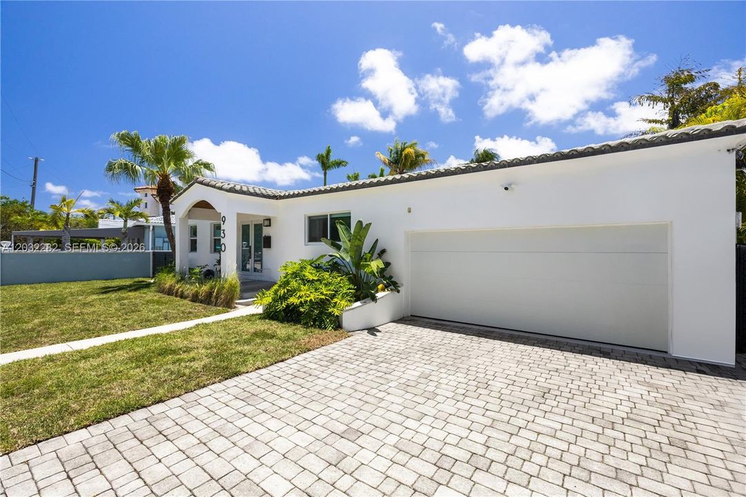 For Rent: $12,499 (3 beds, 2 baths, 1865 Square Feet)
