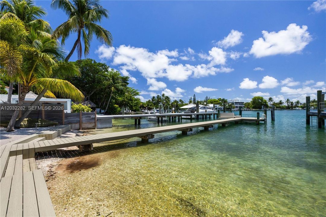 For Rent: $12,499 (3 beds, 2 baths, 1865 Square Feet)