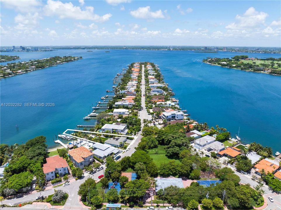 For Rent: $12,499 (3 beds, 2 baths, 1865 Square Feet)