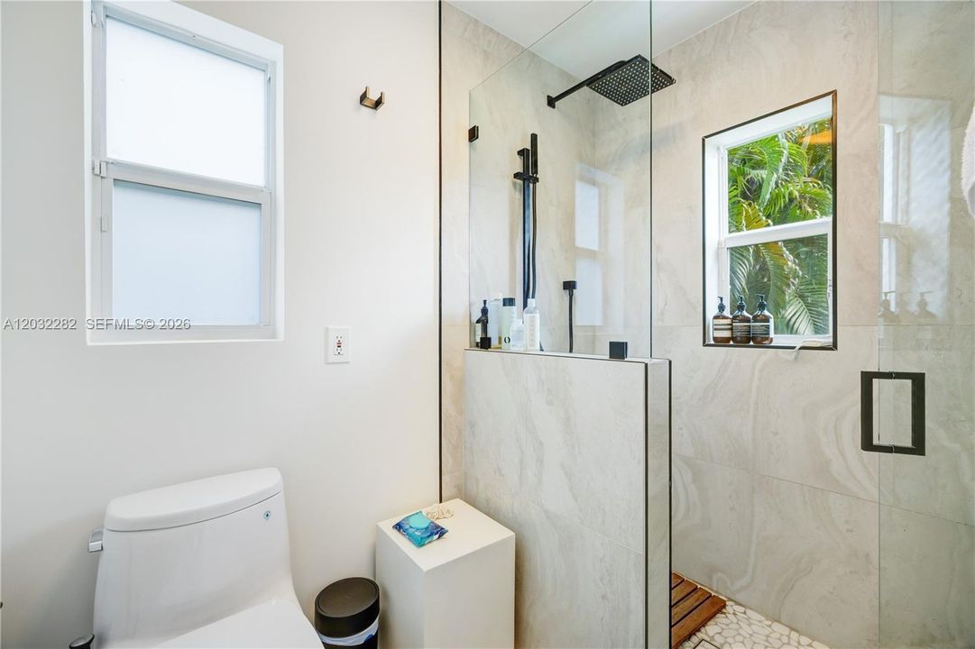 For Rent: $12,499 (3 beds, 2 baths, 1865 Square Feet)