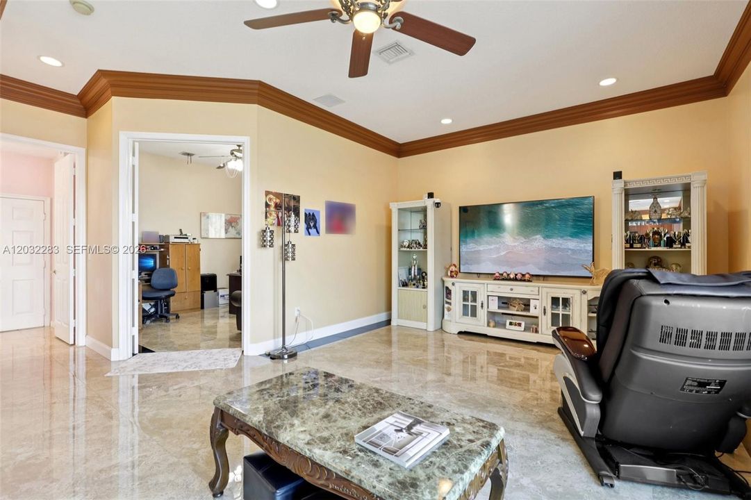 For Sale: $999,000 (5 beds, 3 baths, 3628 Square Feet)