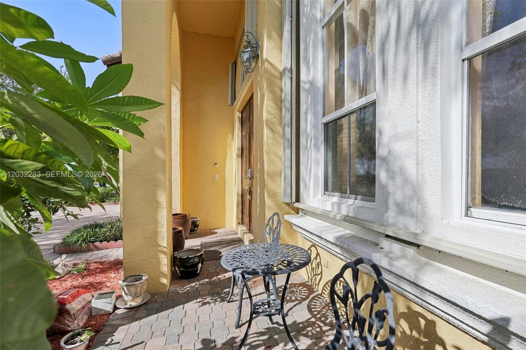For Sale: $999,000 (5 beds, 3 baths, 3628 Square Feet)
