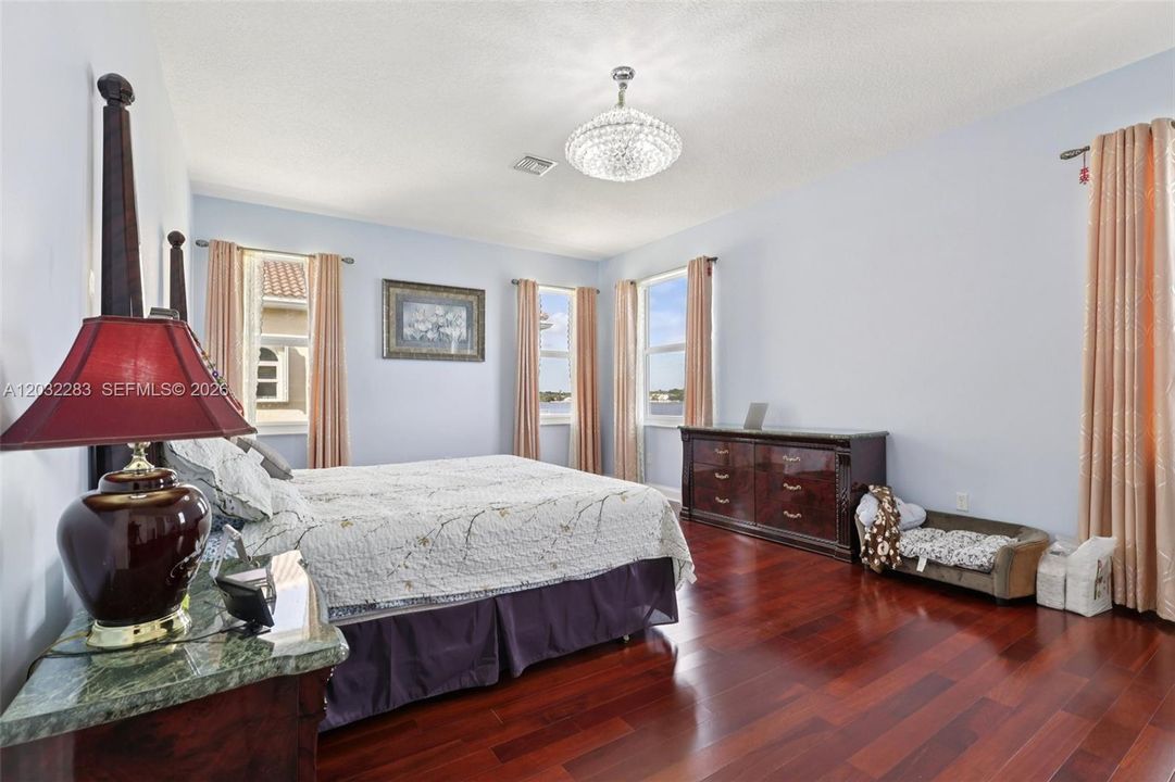 For Sale: $999,000 (5 beds, 3 baths, 3628 Square Feet)