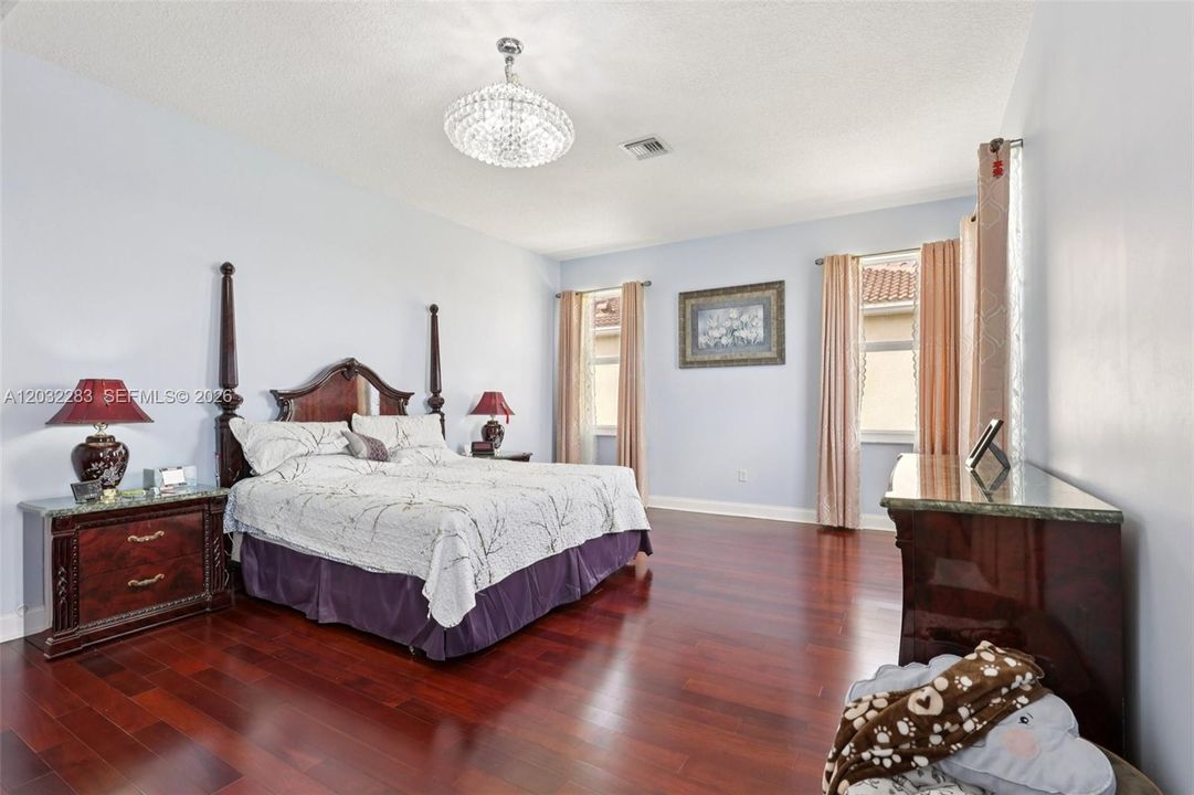For Sale: $999,000 (5 beds, 3 baths, 3628 Square Feet)