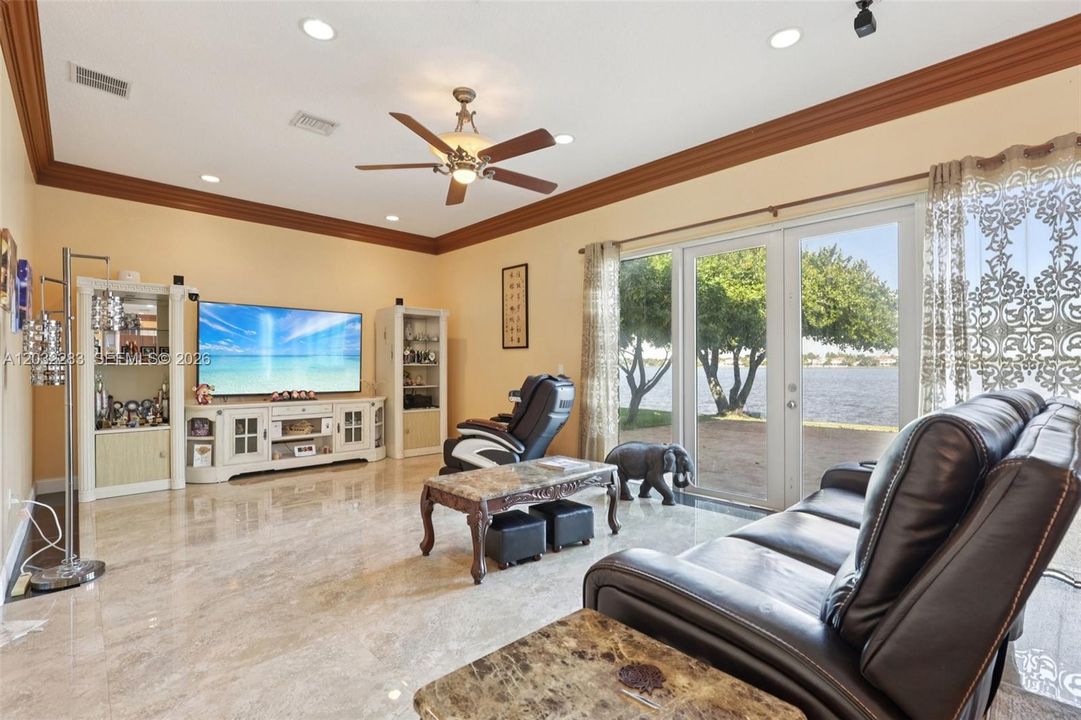 For Sale: $999,000 (5 beds, 3 baths, 3628 Square Feet)