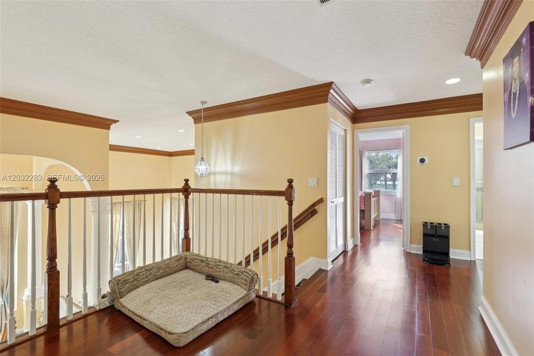 For Sale: $999,000 (5 beds, 3 baths, 3628 Square Feet)